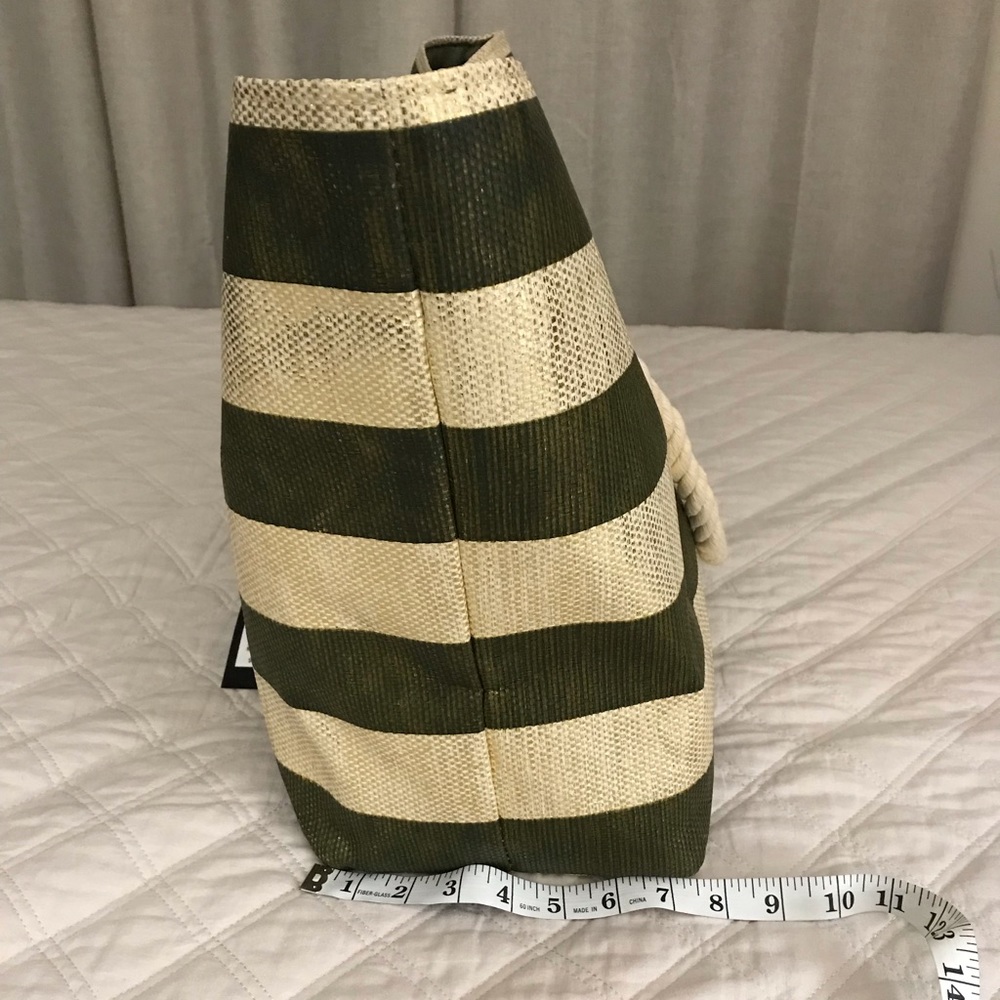 Straw Bag - Picture 2 of 4